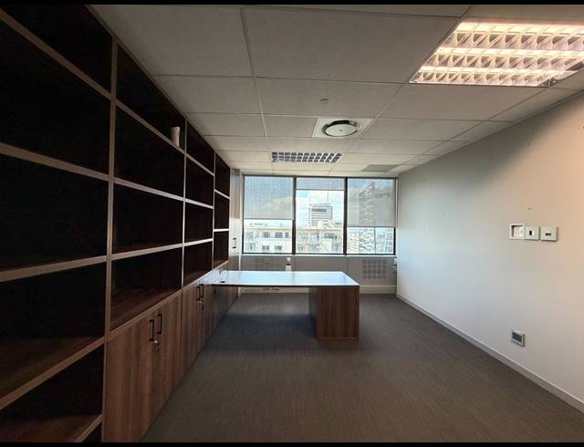 798.90M² BUILDING TO LET IN CAPE TOWN CITY CENTRE